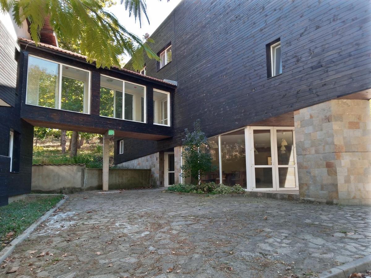 Семеен Хотел Чекръка Iskur Exterior photo